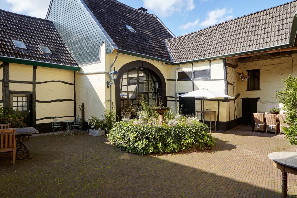 Boutique Hotel Bonjour Gronsveld Exterior photo