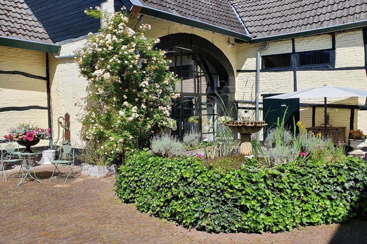 Boutique Hotel Bonjour Gronsveld Exterior photo