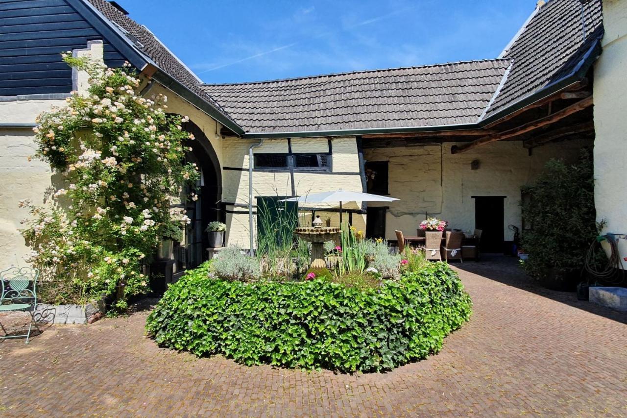 Boutique Hotel Bonjour Gronsveld Exterior photo