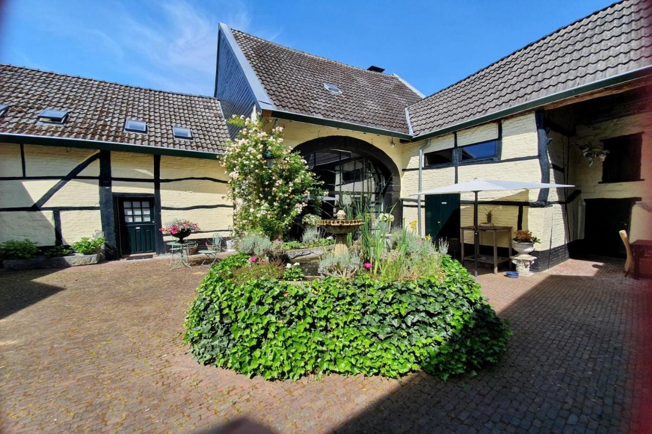 Boutique Hotel Bonjour Gronsveld Exterior photo