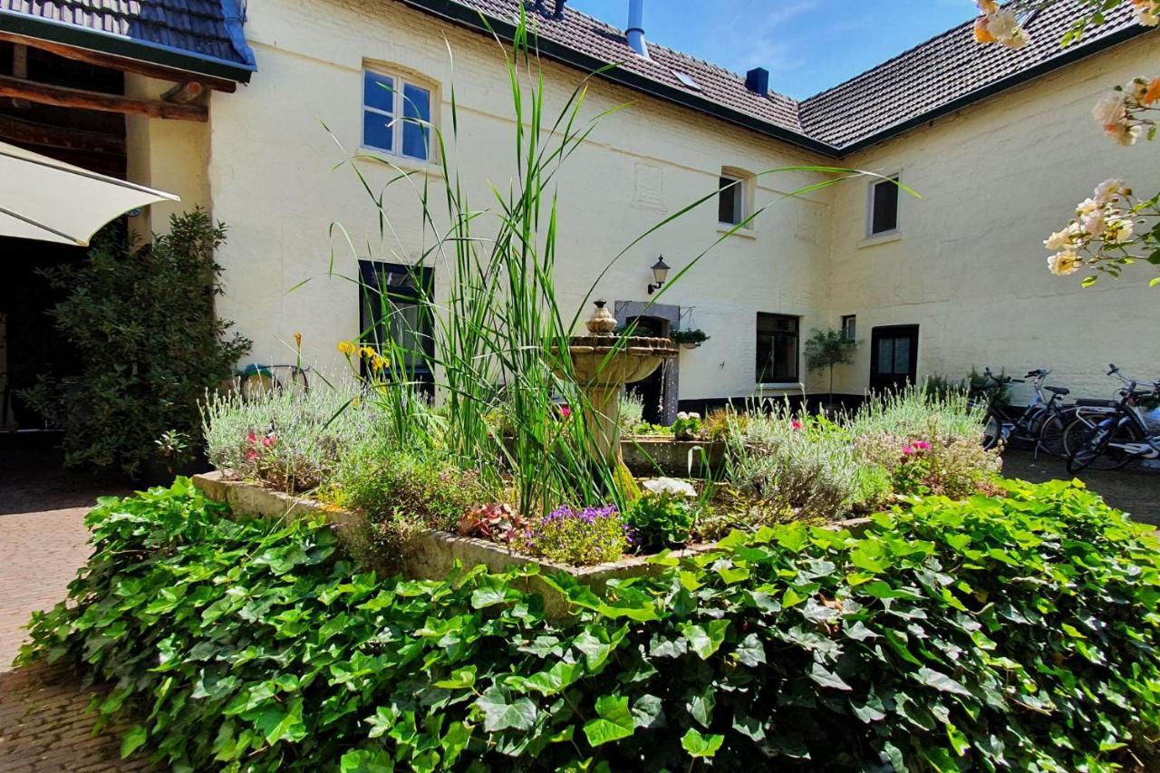 Boutique Hotel Bonjour Gronsveld Exterior photo